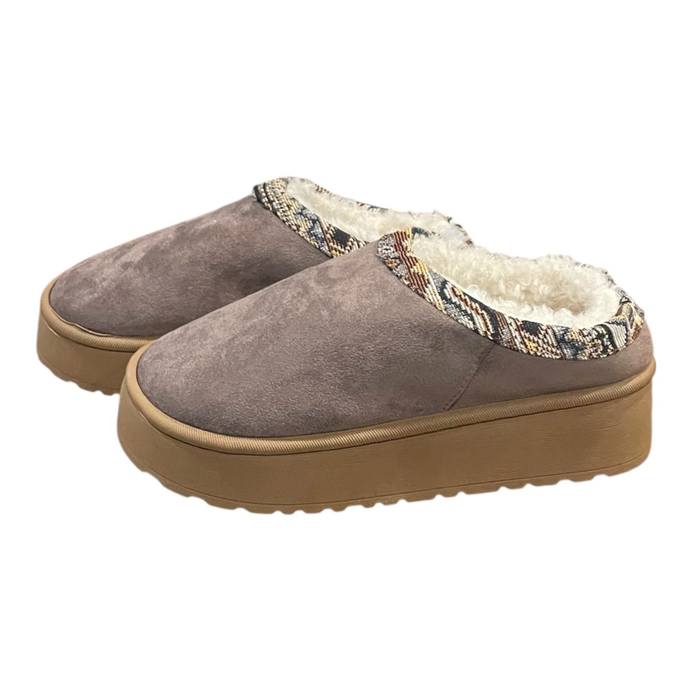 White Mountain Womens Platform Mule Slippers Taupe Faux Fur Lined Size Small 5-6
